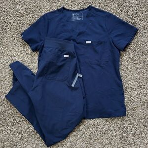 FIGS navy blue scrub set Livingston pants and Catarina top MEDIUM